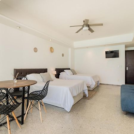 *Turquoise Escape- Beachfront Studio By Casa Paraiso* Cancun Exterior photo